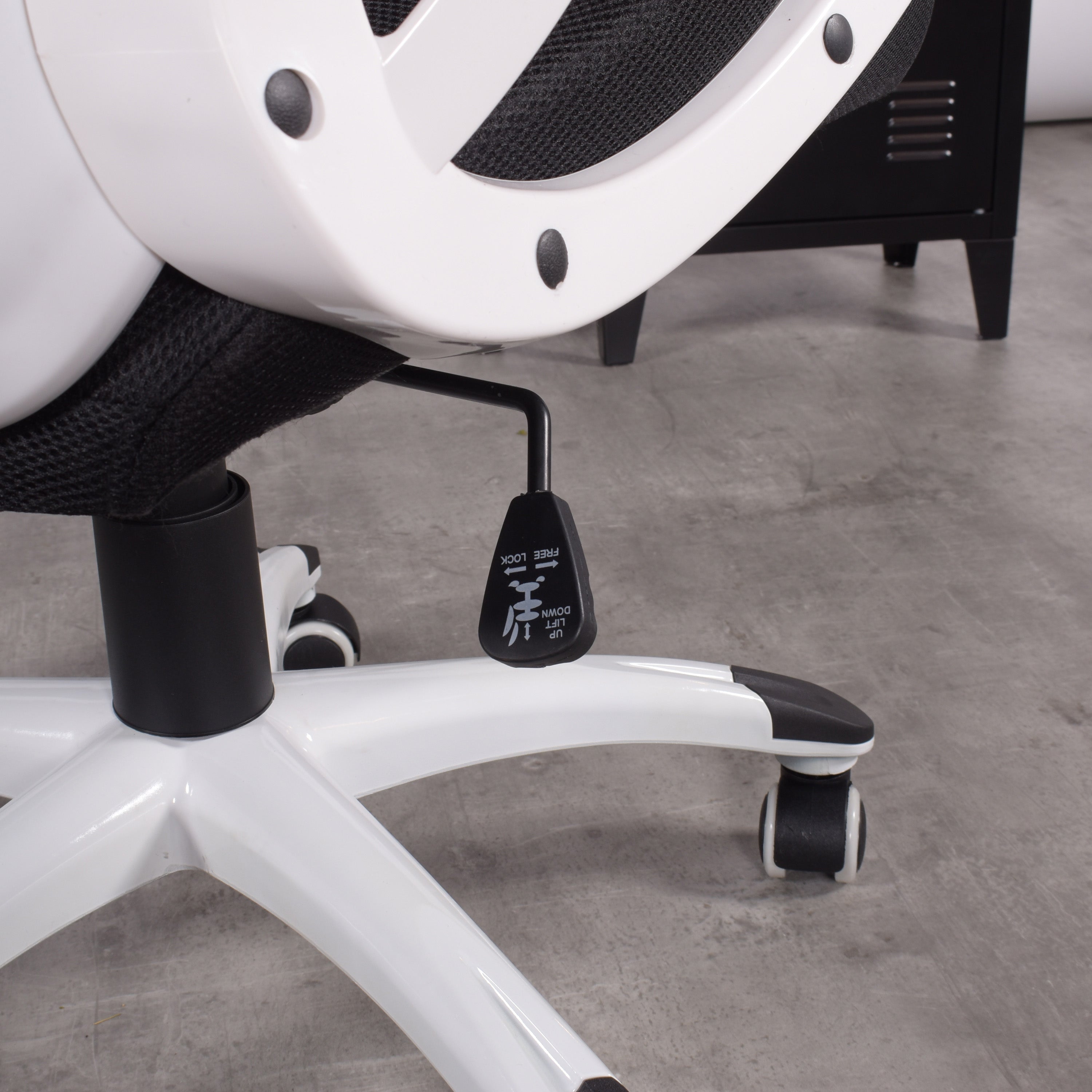 Ergonomic office chair in PU, with armrests - SANTIAGO LP